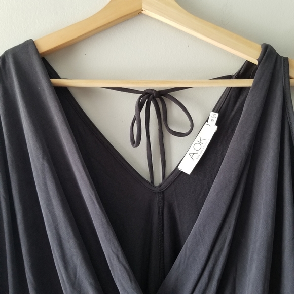 A.OK Coevolution Gray Cold Shoulder Romper Medium - Picture 6 of 6